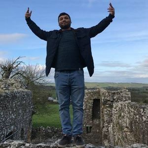 Meet your Posher, Troy